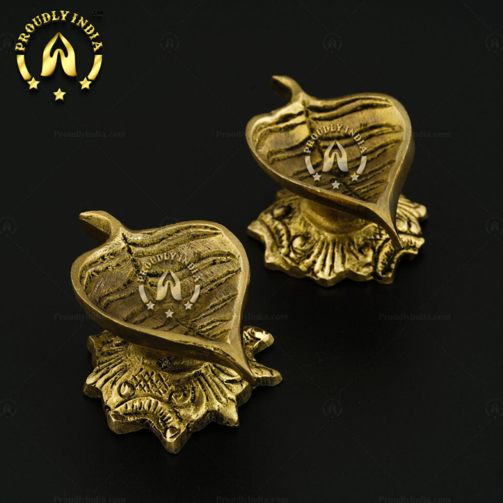 Set of 12 Oil Wick Lamp Pan Leaf Style Diya