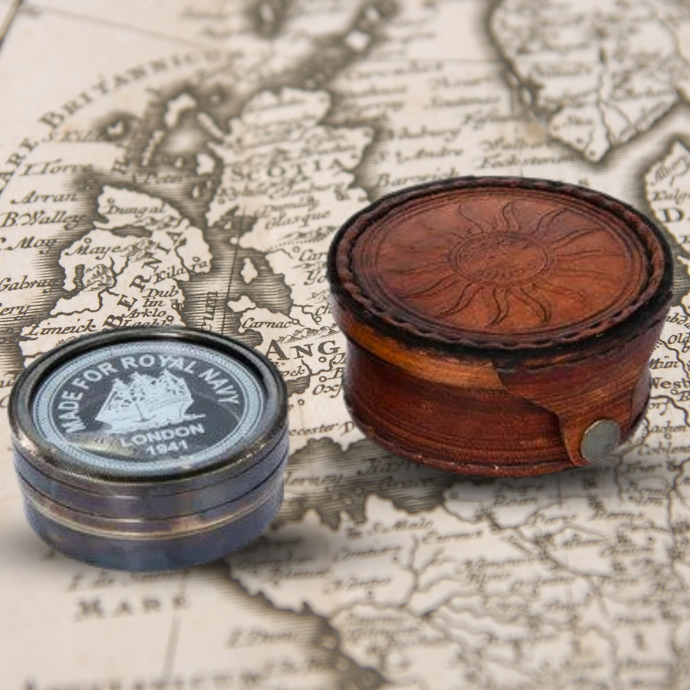 Brass Royal Navy 1941 Compass With Leather Pouch