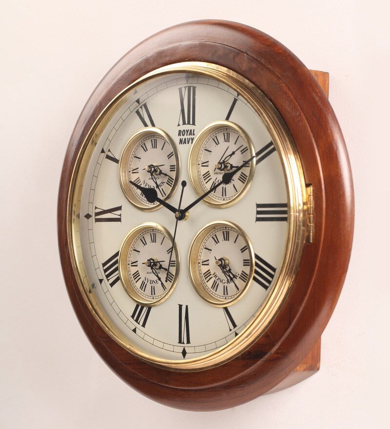 Vintage Style Wall Clock With 4 Embedded Small Clock