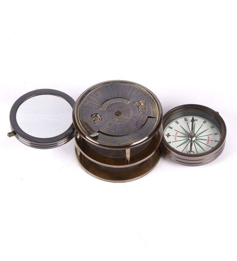 Brass Compass With Magnifier And World Date Calendar