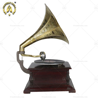 His Master Voice Dark Walnut Gramophone With Horn