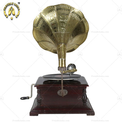 His Master Voice Dark Walnut Gramophone With Horn