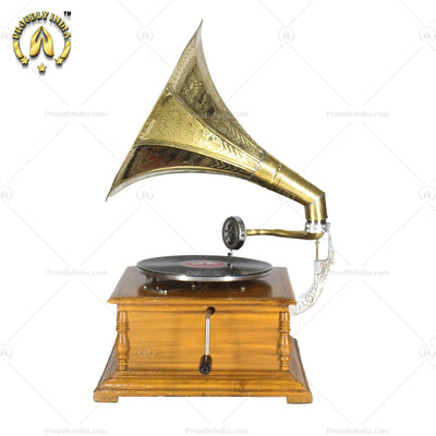 Retro Music Player Gramophone Oak Finish With Horn