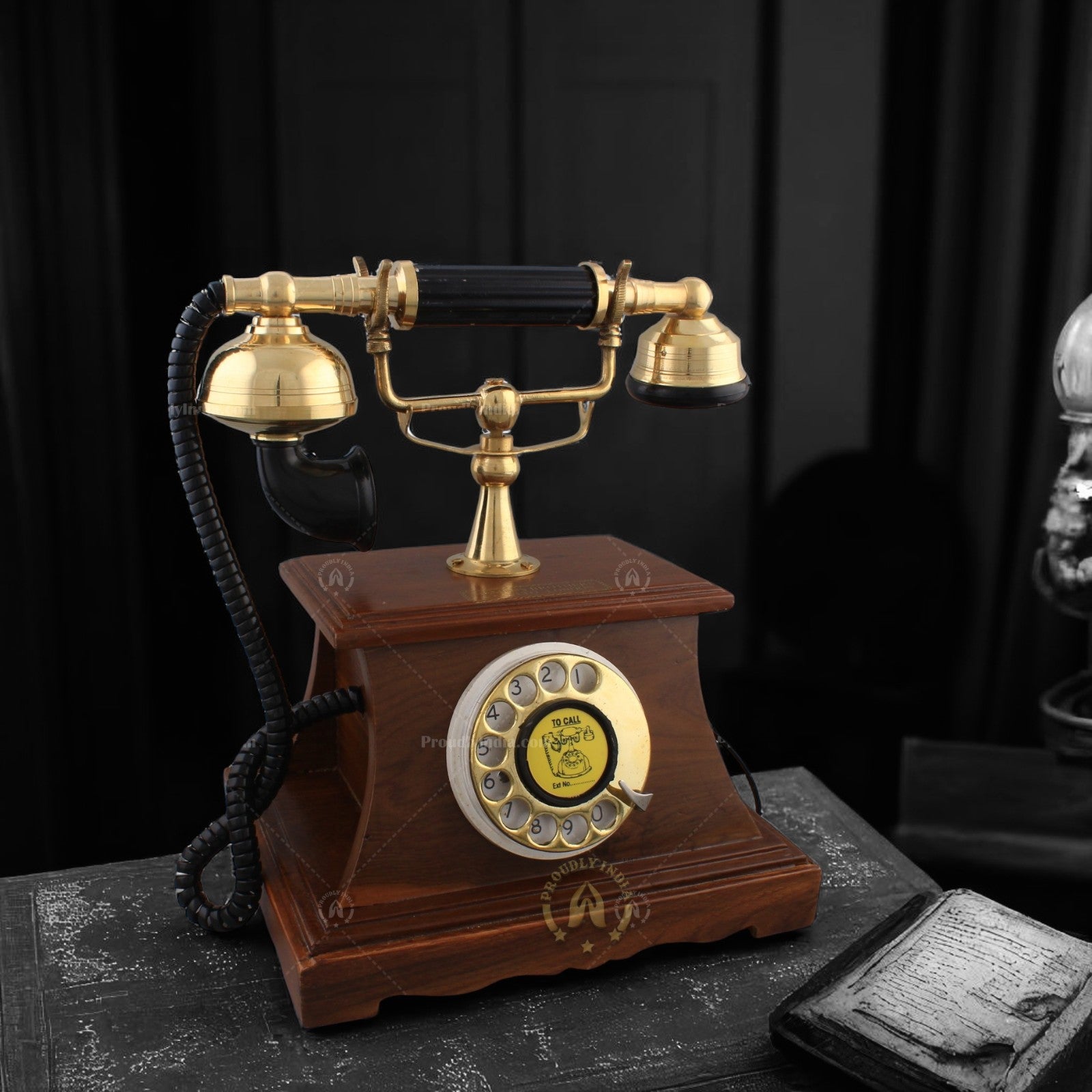 Wooden Shack Maharaja Retro Telephone