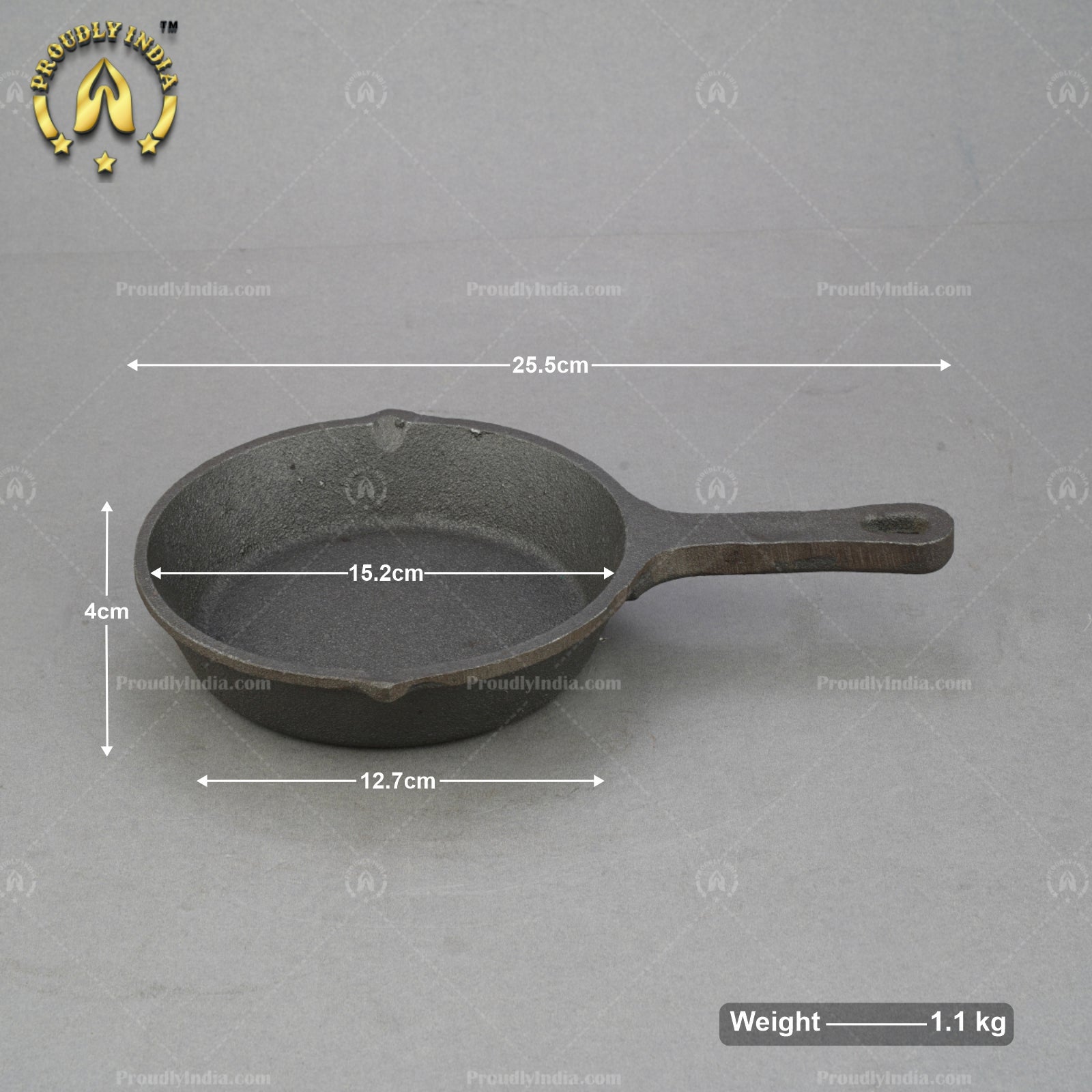 Round cast iron pan with single handle