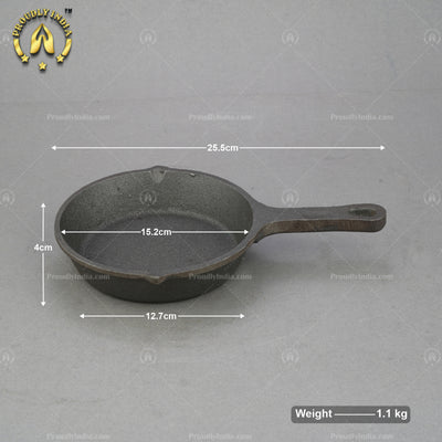 Round cast iron pan with single handle