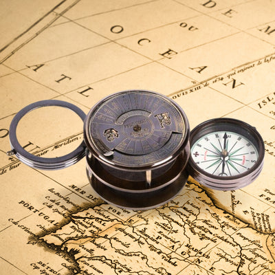 Brass Compass With Magnifier And World Date Calendar