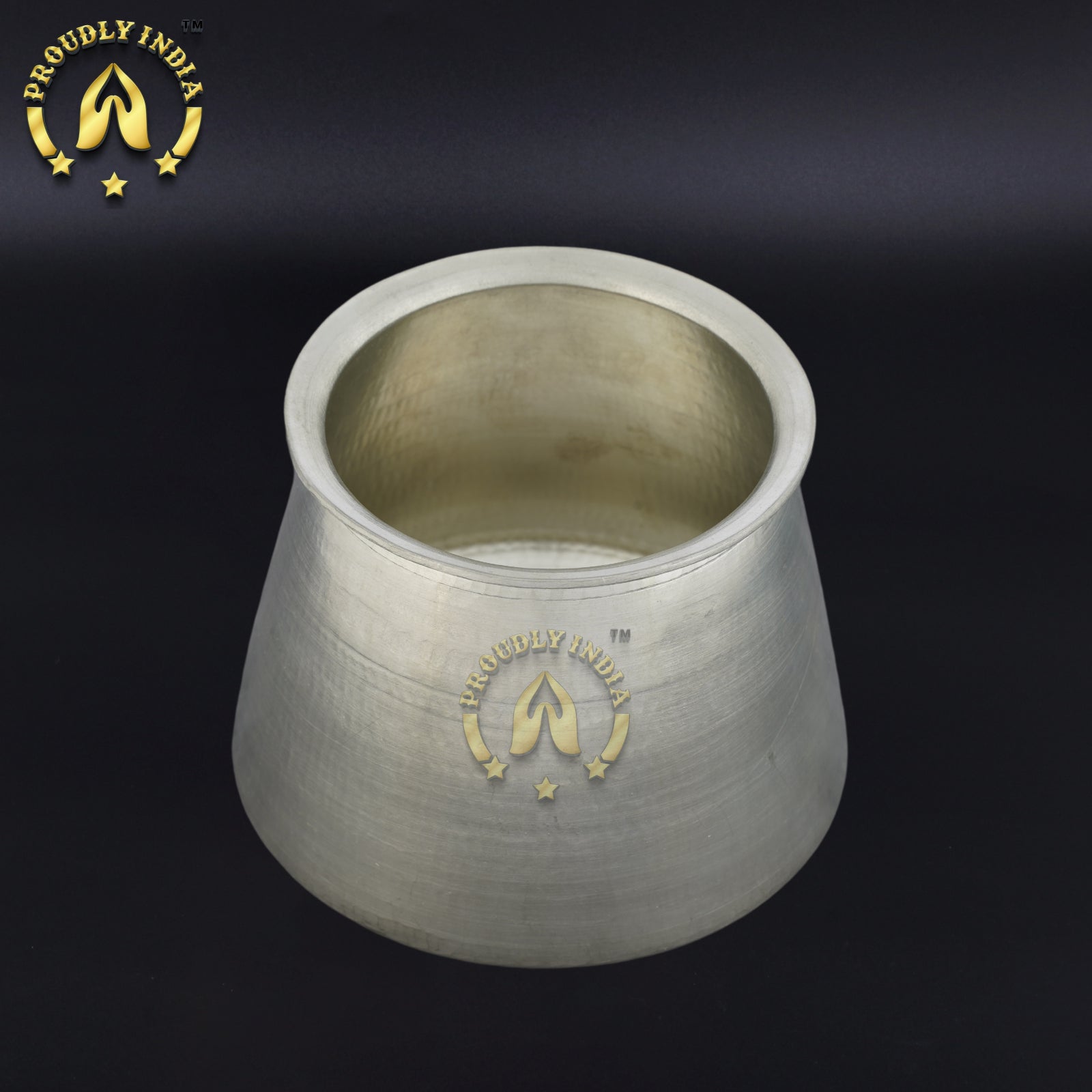Eeya Chombu (TIN VESSEL)