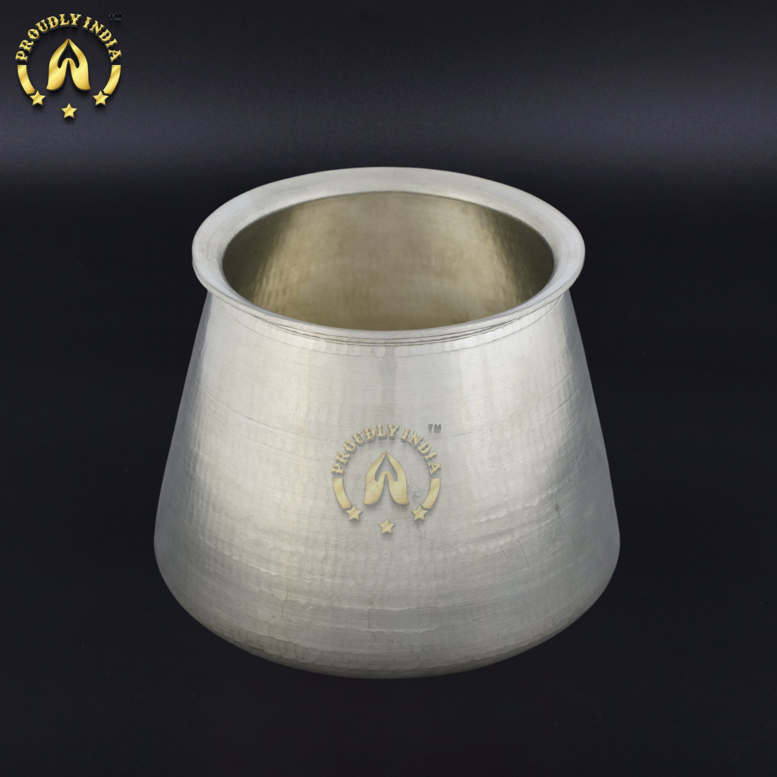 Eeya Chombu (TIN VESSEL)