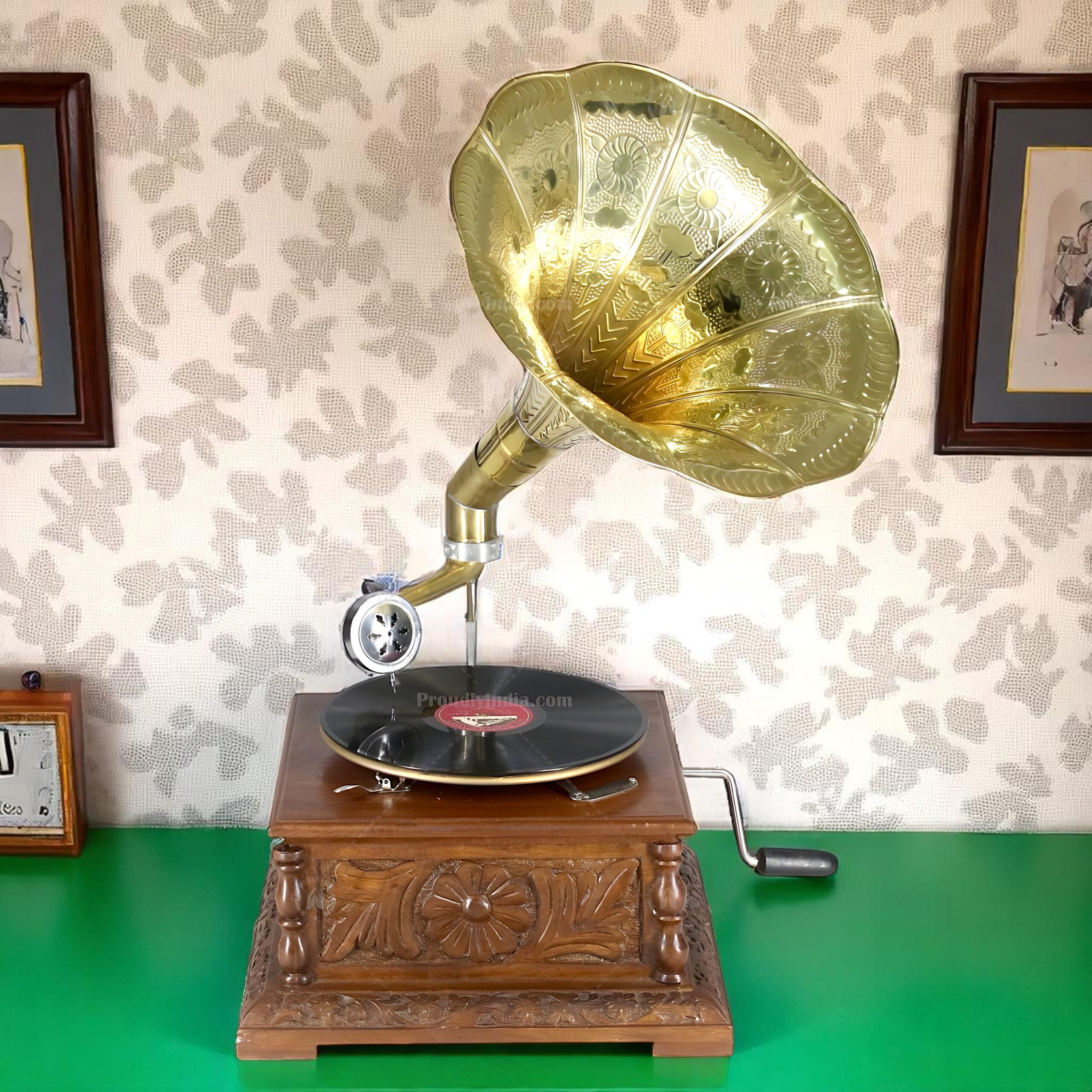 Walnut HMV Gramophone With Tapered Pillar Base and Horn
