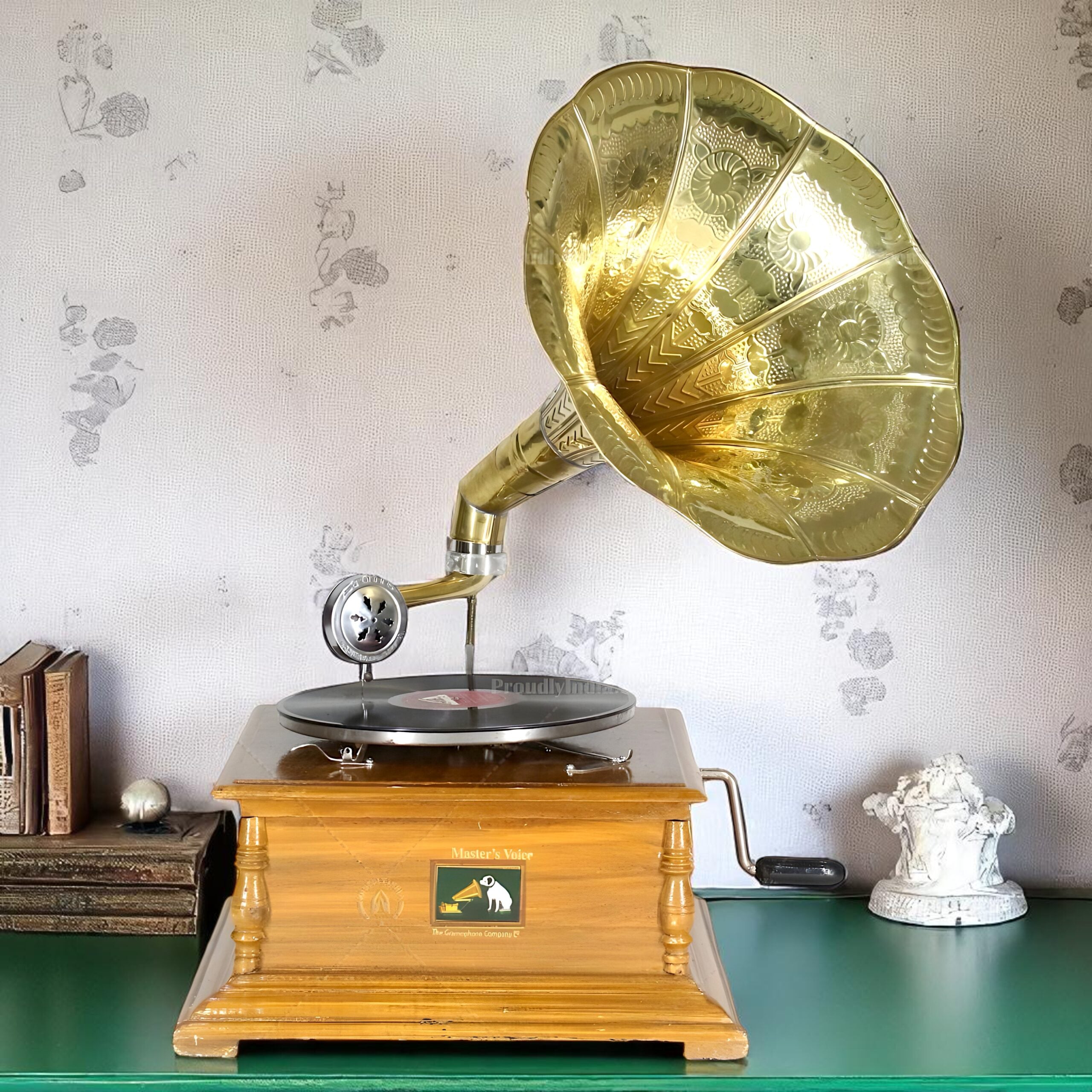Retro Music Player Gramophone Oak Finish With Horn