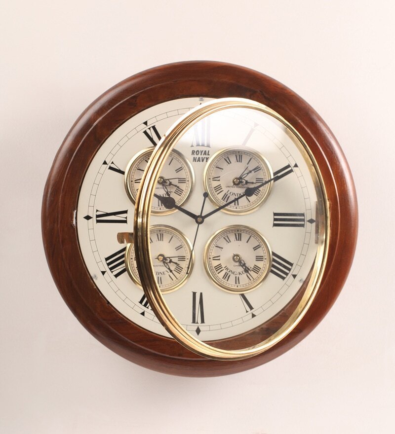 Vintage Style Wall Clock With 4 Embedded Small Clock