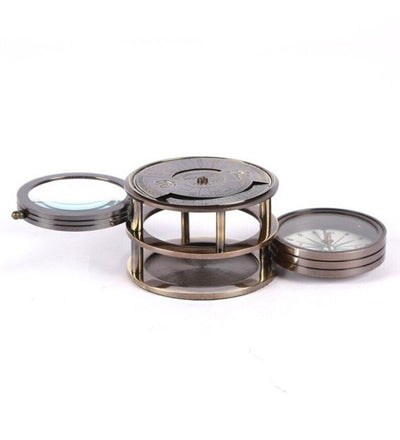 Brass Compass With Magnifier And World Date Calendar