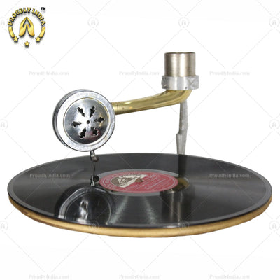 Retro Style Stepped Gramophone Polished Wood Base With Horn