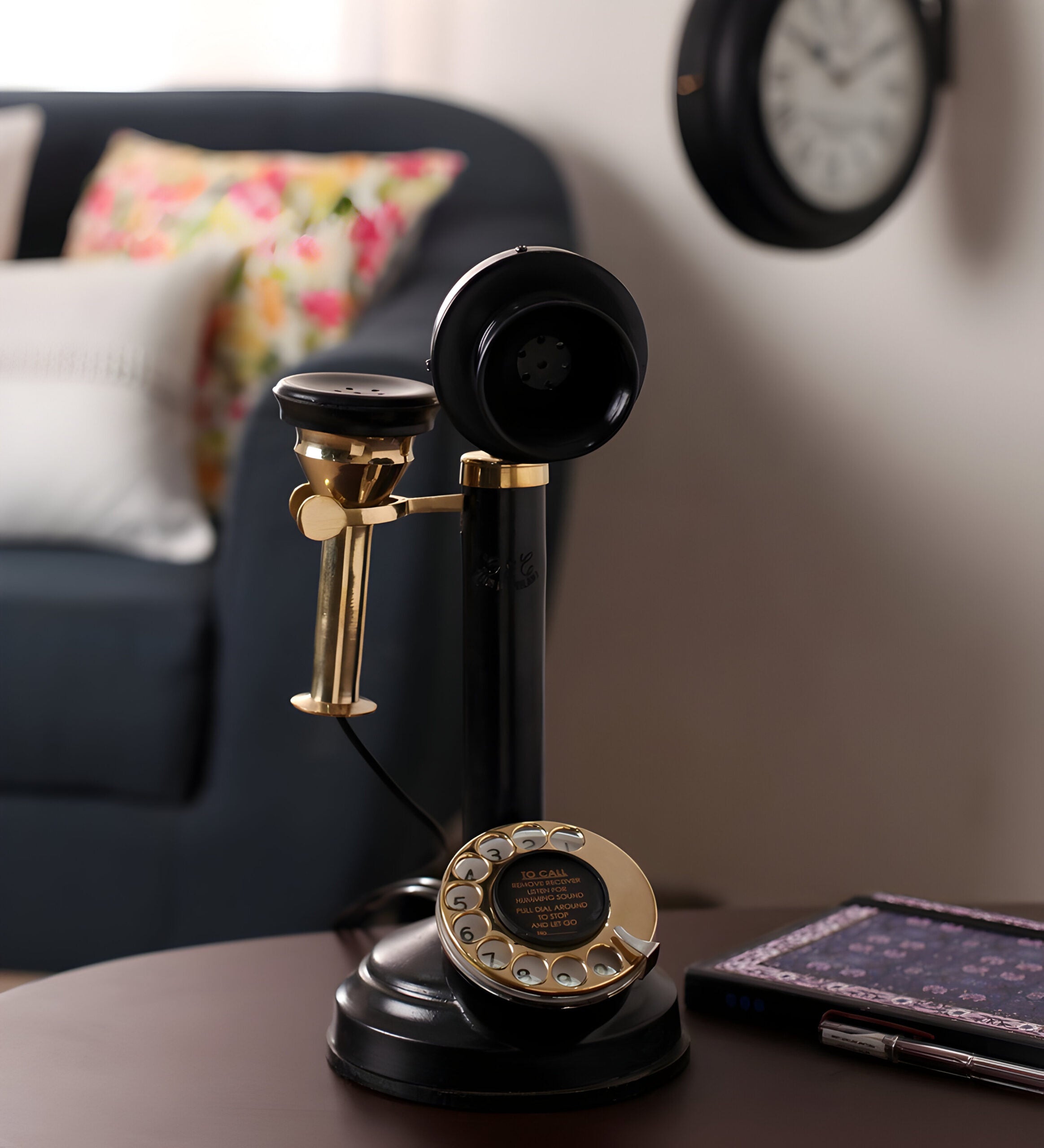 Black Metal Candle Stick Reto Telephone